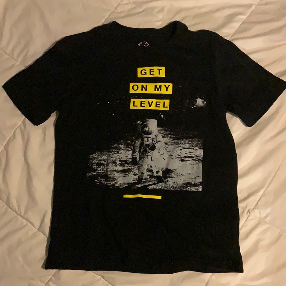 Boys T Shirt Size 8 (Space)